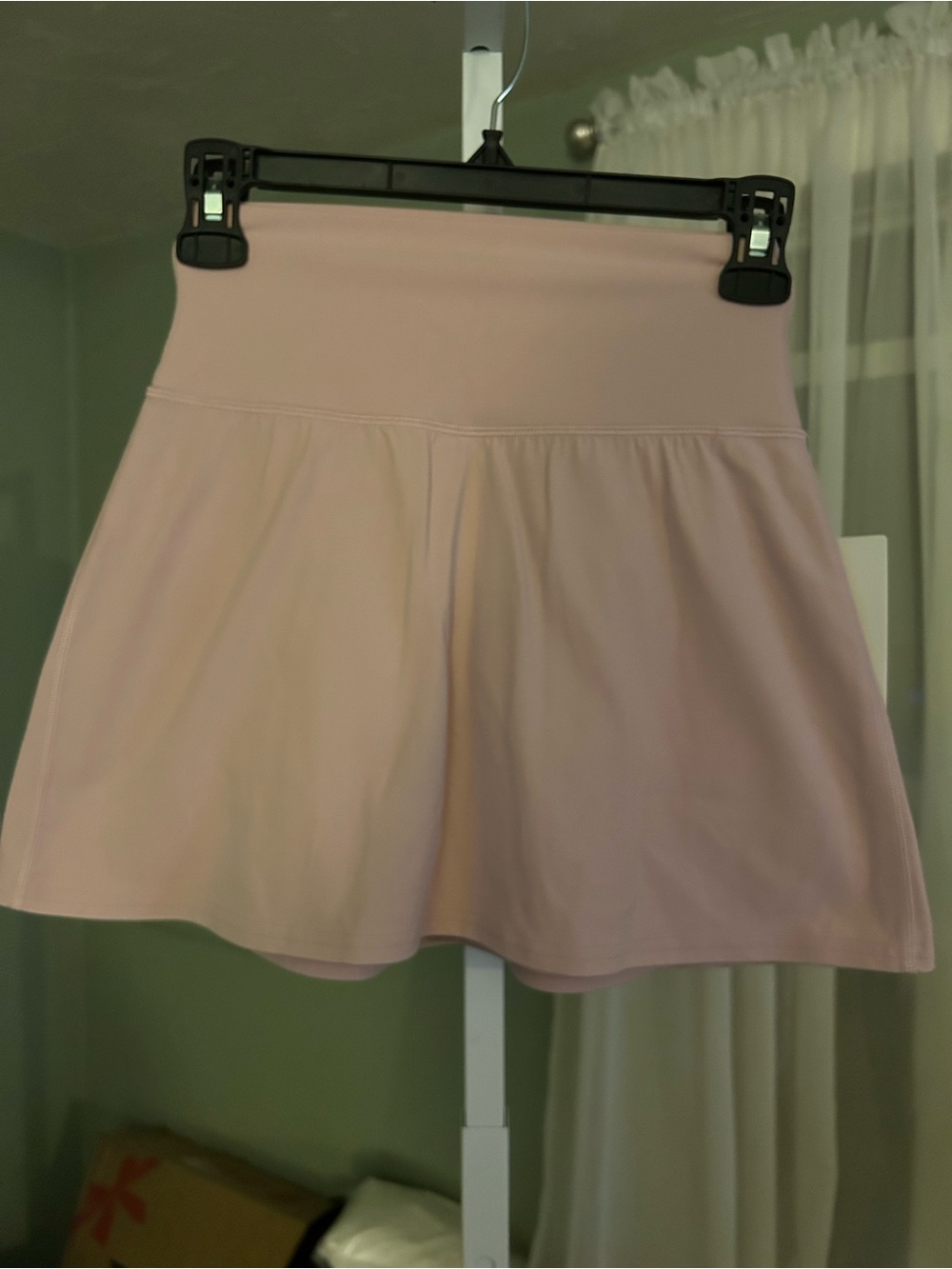 Lululemon Align HR Skirt in Pink Haze 
Has shorts underneath